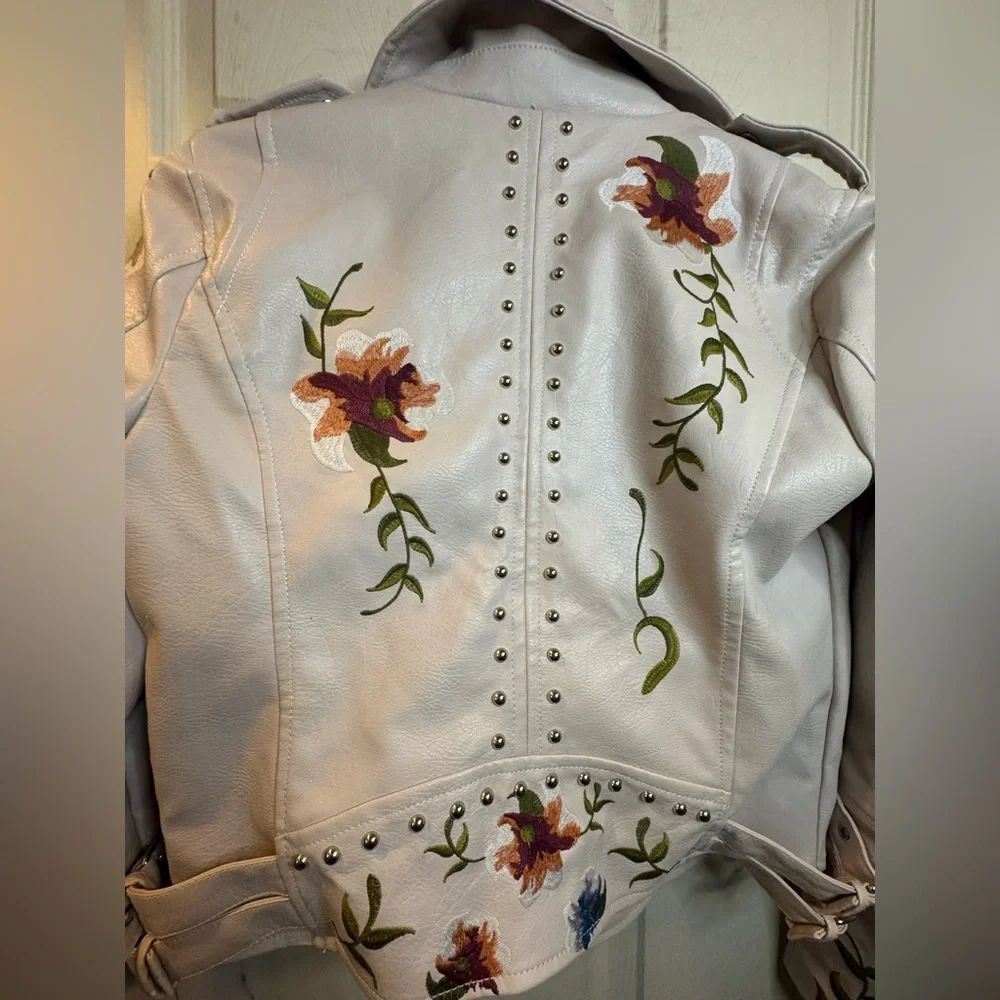 Boho Floral Embroidered Cream Biker Jacket Silver Studded Faux Leather  Size S - Picture 6 of 15